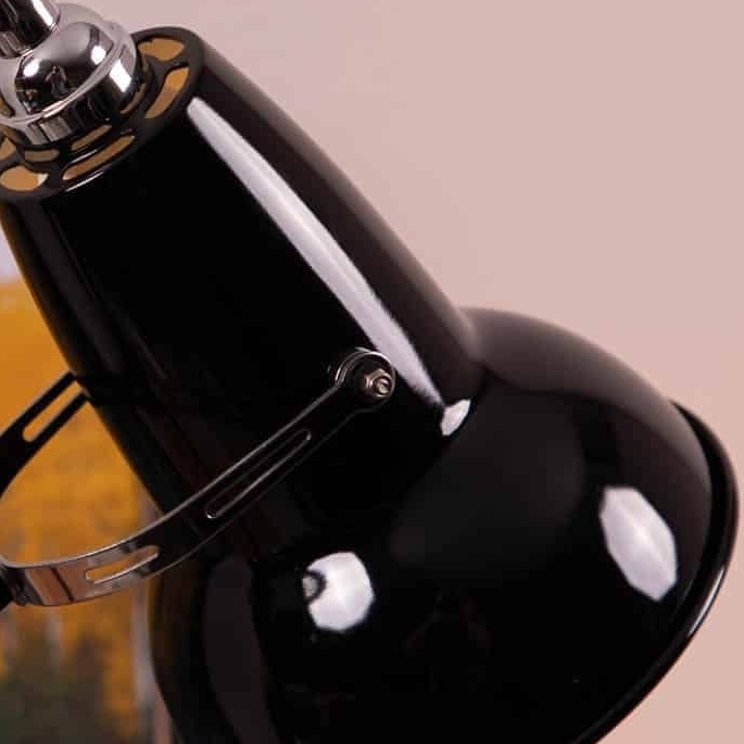 Detail van de zwarte Modryx lampenkap
