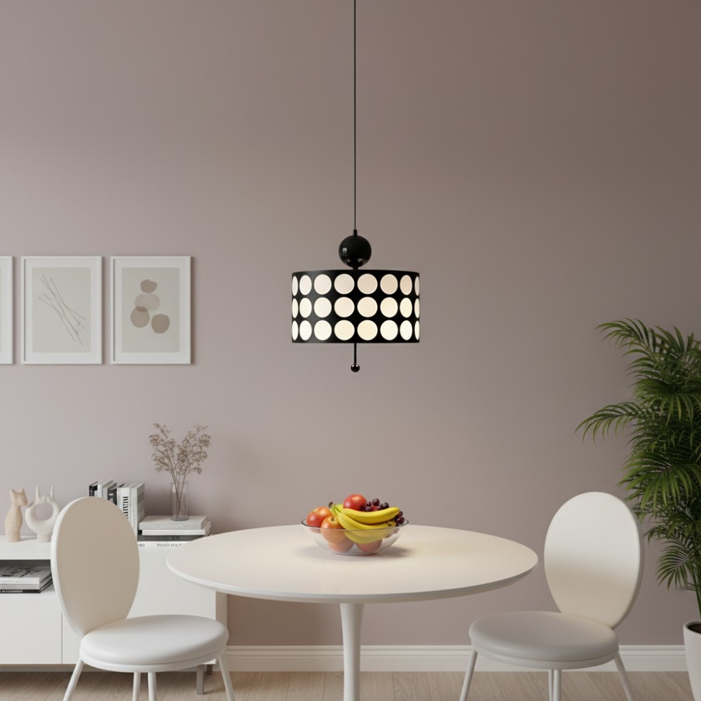 Dotrelia hanglamp in een eetruimte