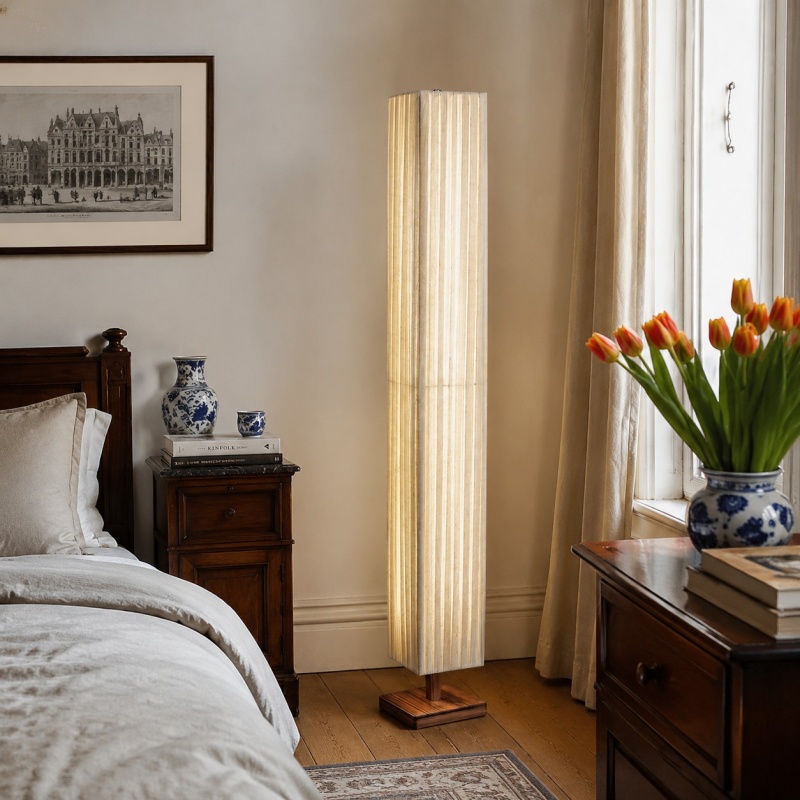 Bailey vloerlamp naast het bed