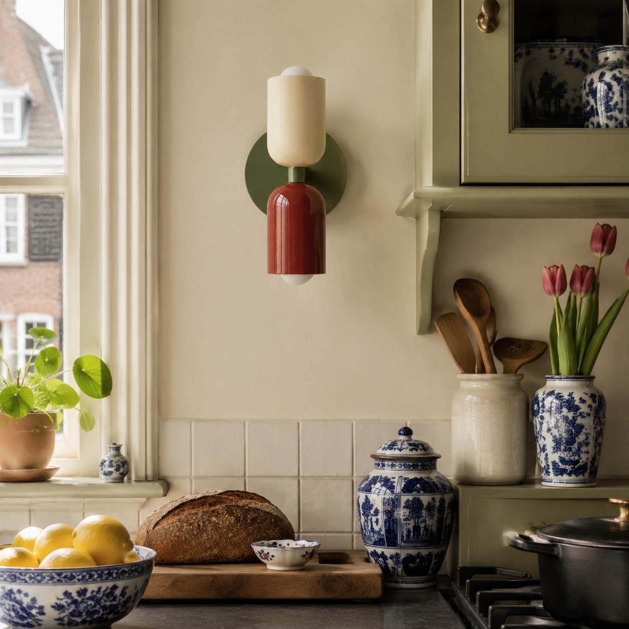 Symra wandlamp in keukeninterieur