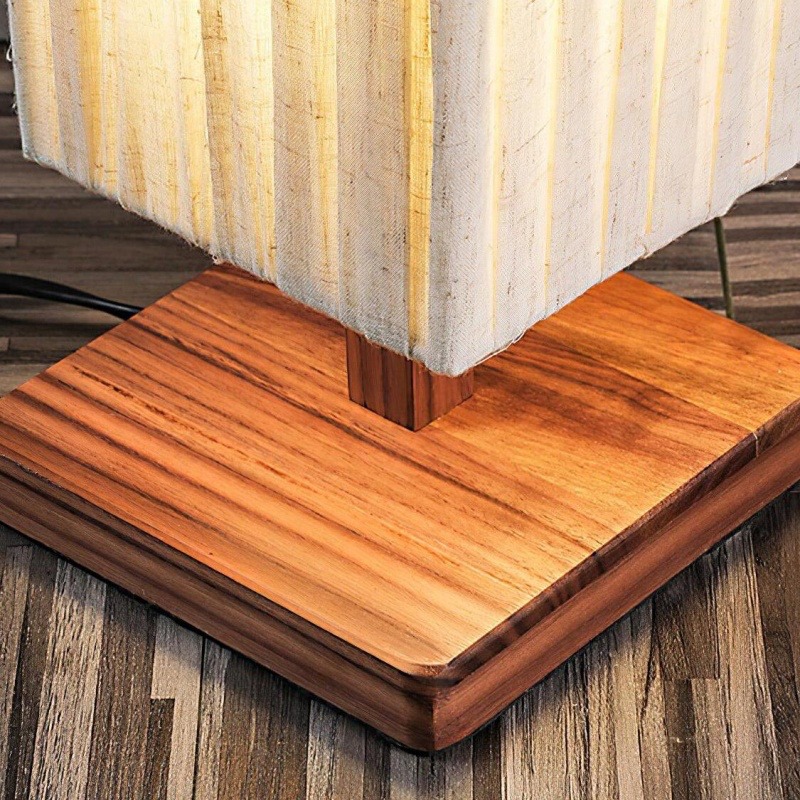 Houten voet van de Bailey vloerlamp