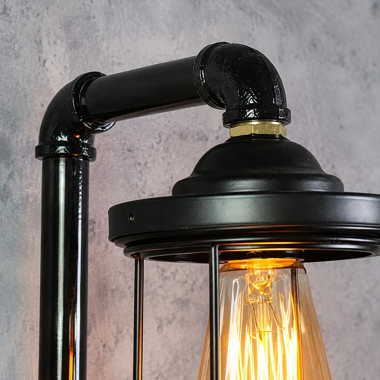 detail - pipe arm and shade