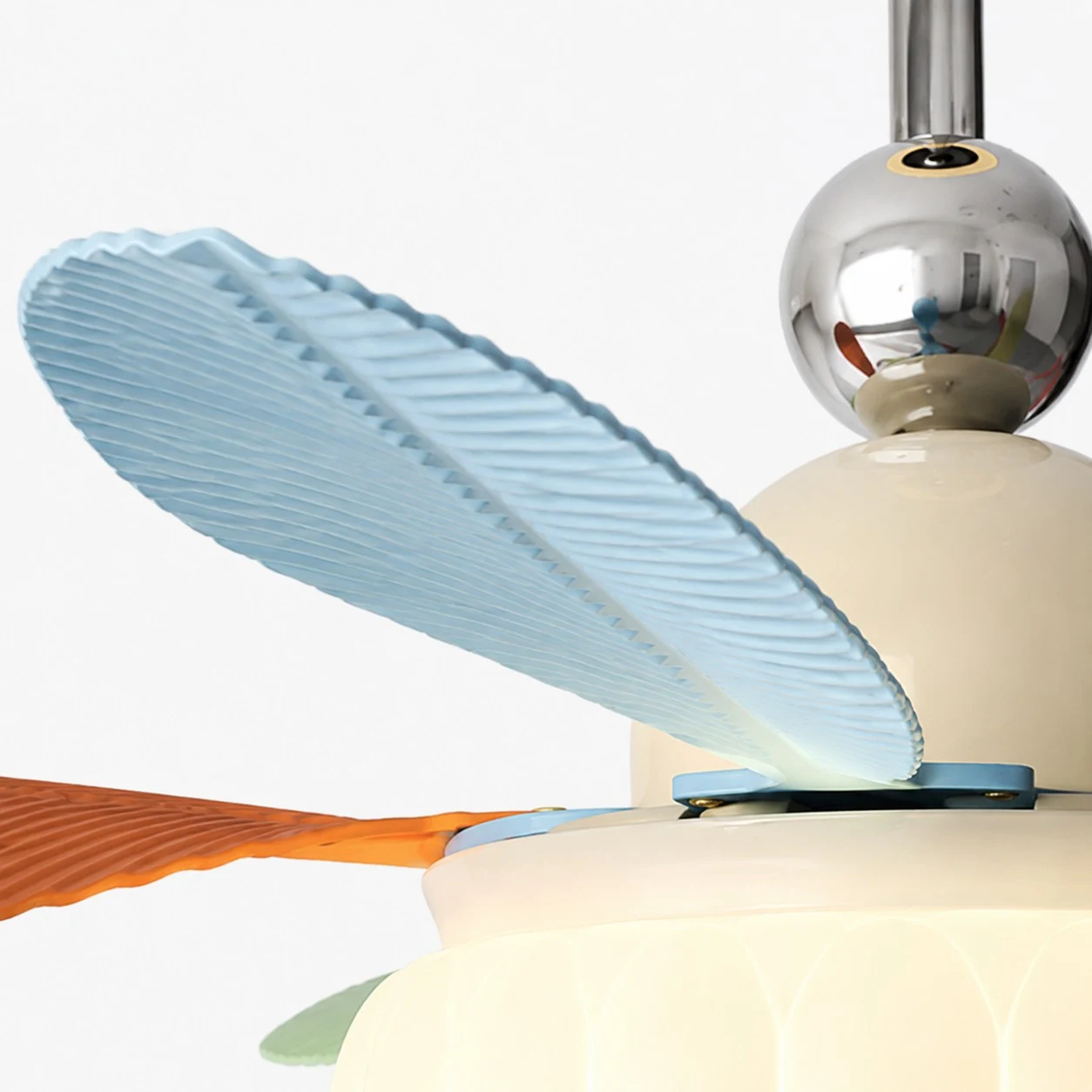 Chrome joint and blade connection detail