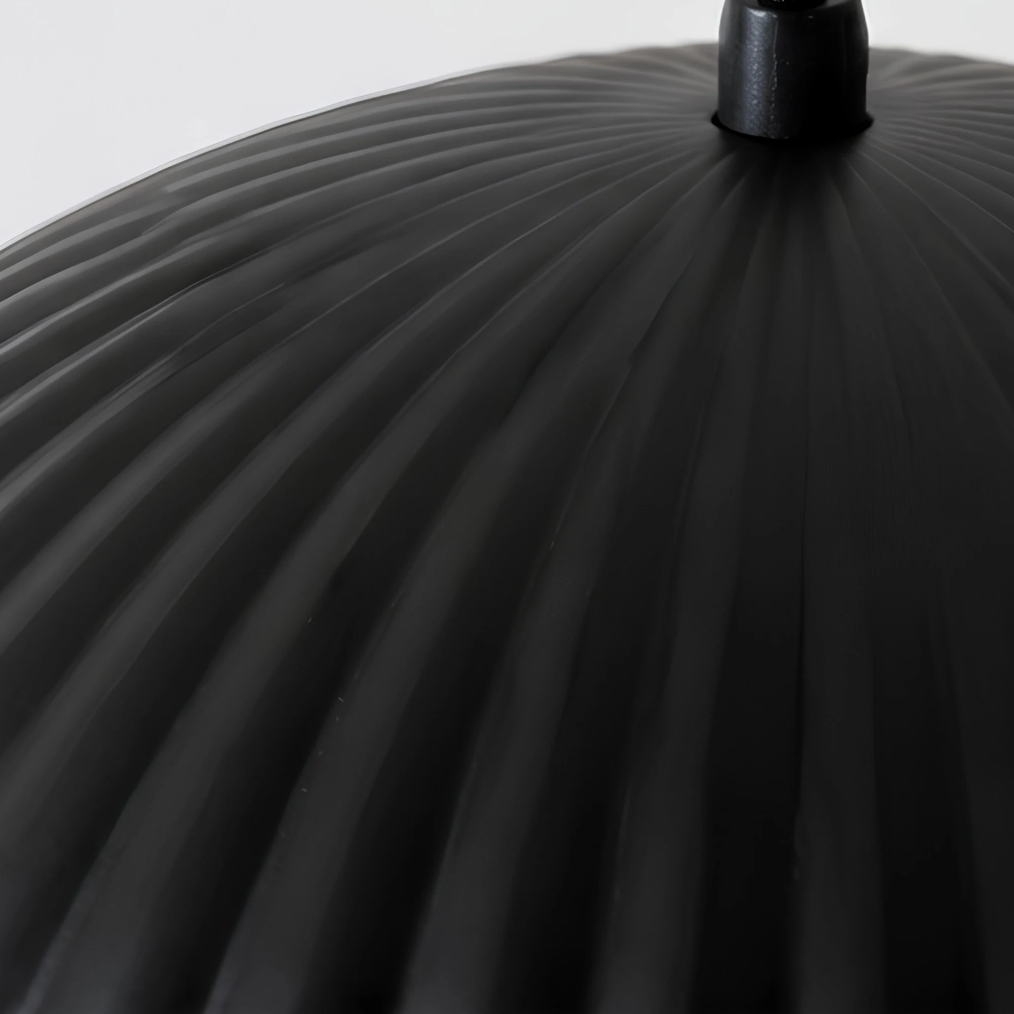 Ribbed black metal top detail