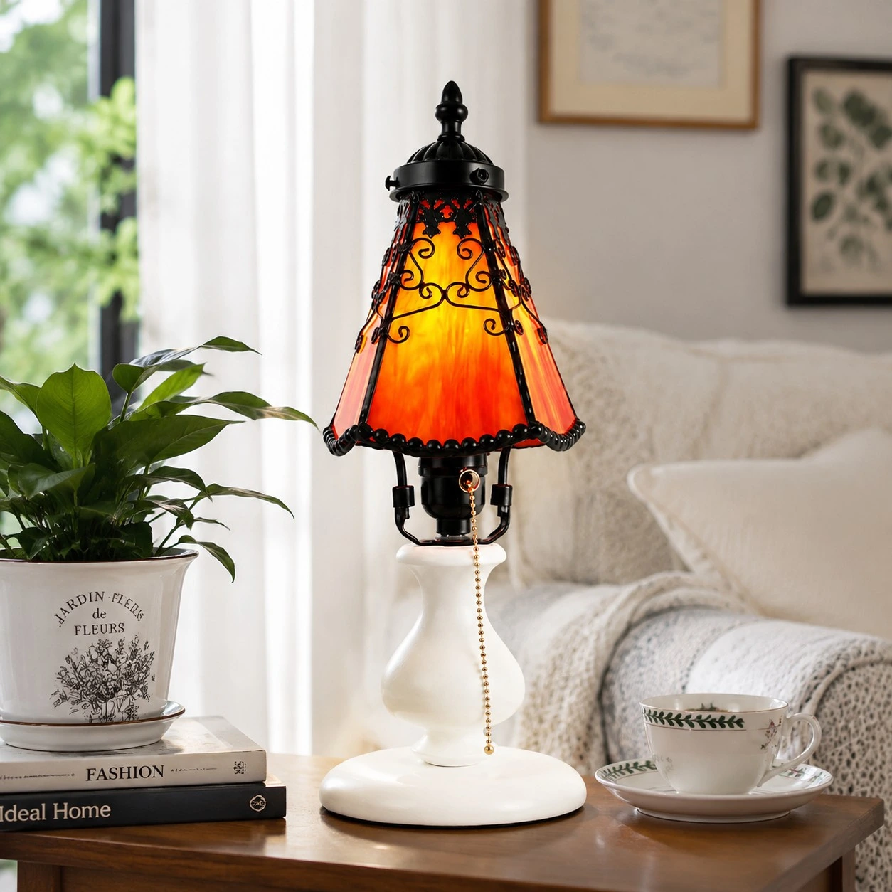 Tiffany-style stained glass table lamp