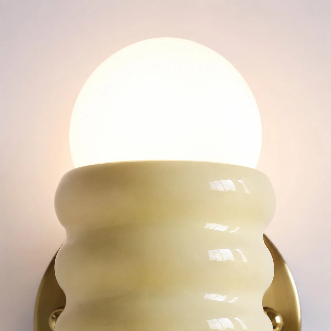 Warm illuminated cream shade detail