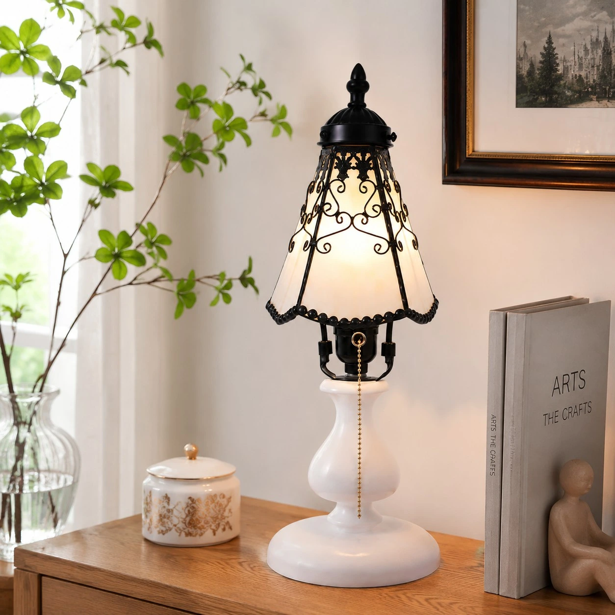 Tiffany-style stained glass table lamp