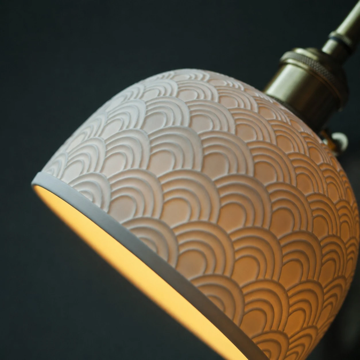 detail bowl wave lit rim