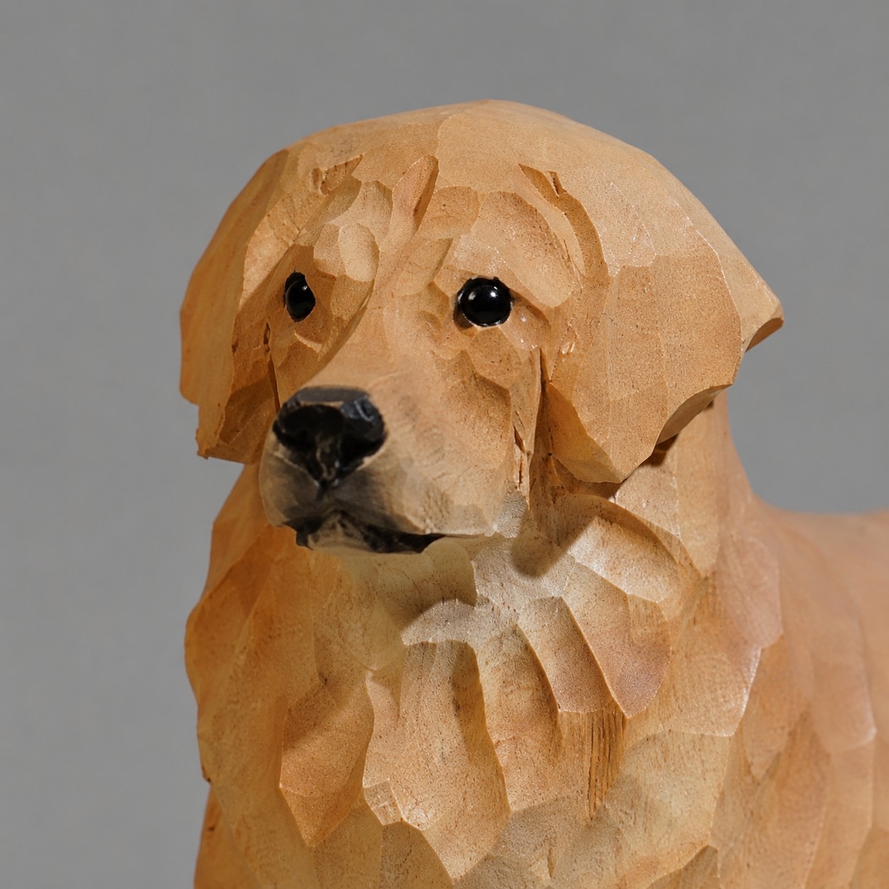 Golden retriever ornament face detail